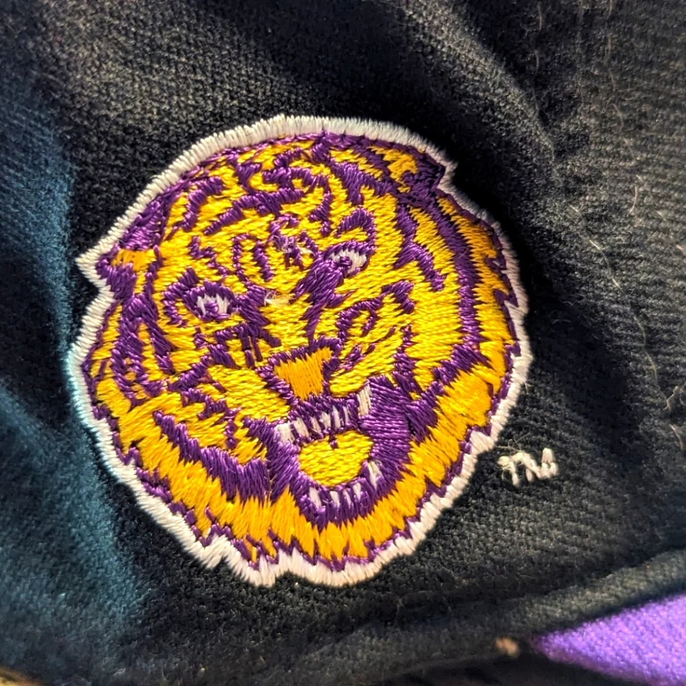 LSU SUPER RARE 90s Vintage Top of the World Graffiti fitted black hat size 6 7/8